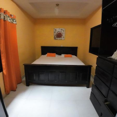 Cataleya Hostel بوكاس تاون المظهر الخارجي الصورة
