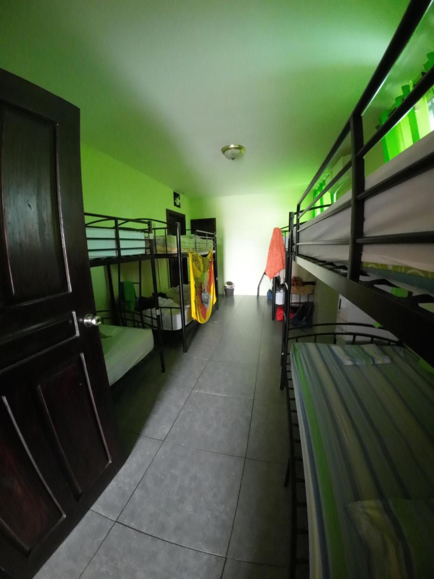 Cataleya Hostel بوكاس تاون المظهر الخارجي الصورة