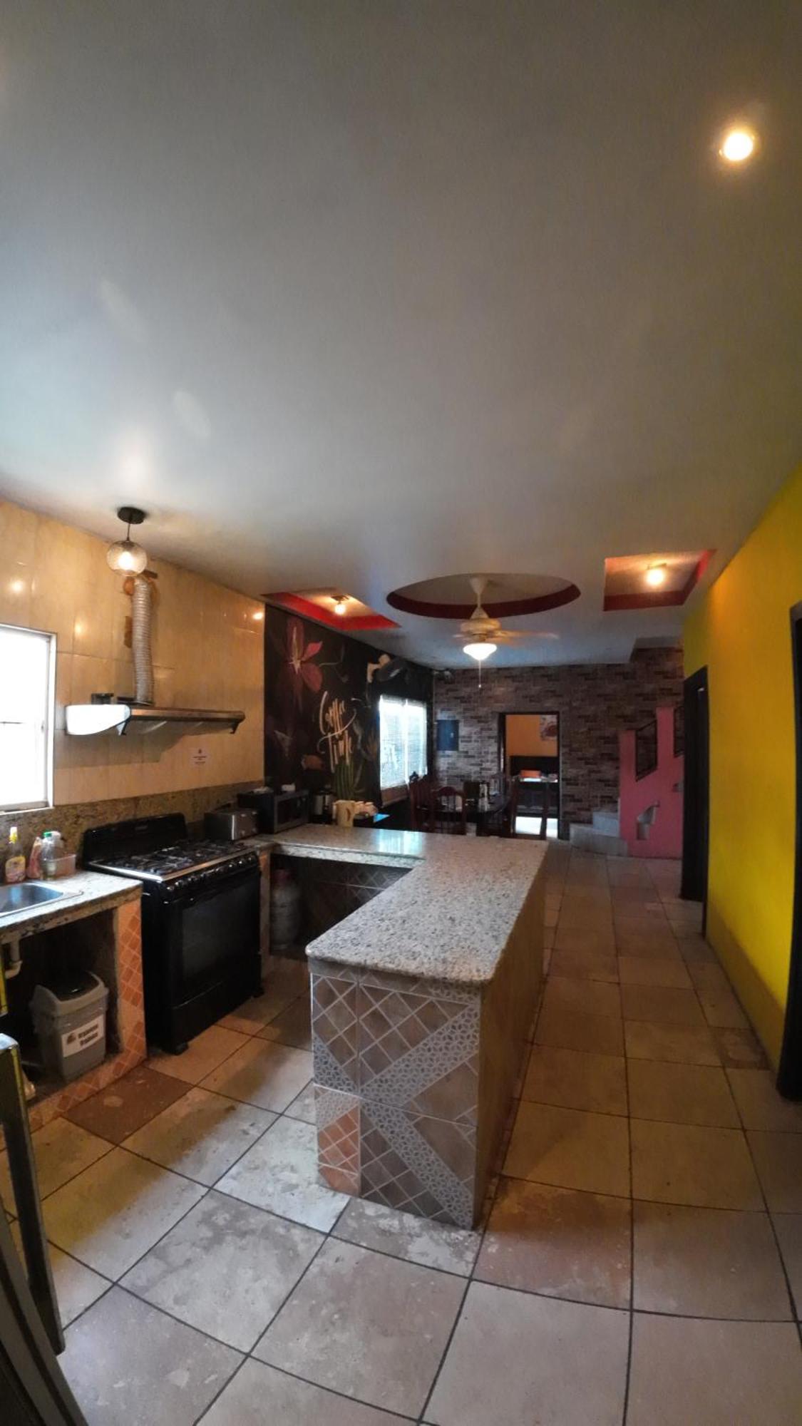 Cataleya Hostel بوكاس تاون المظهر الخارجي الصورة